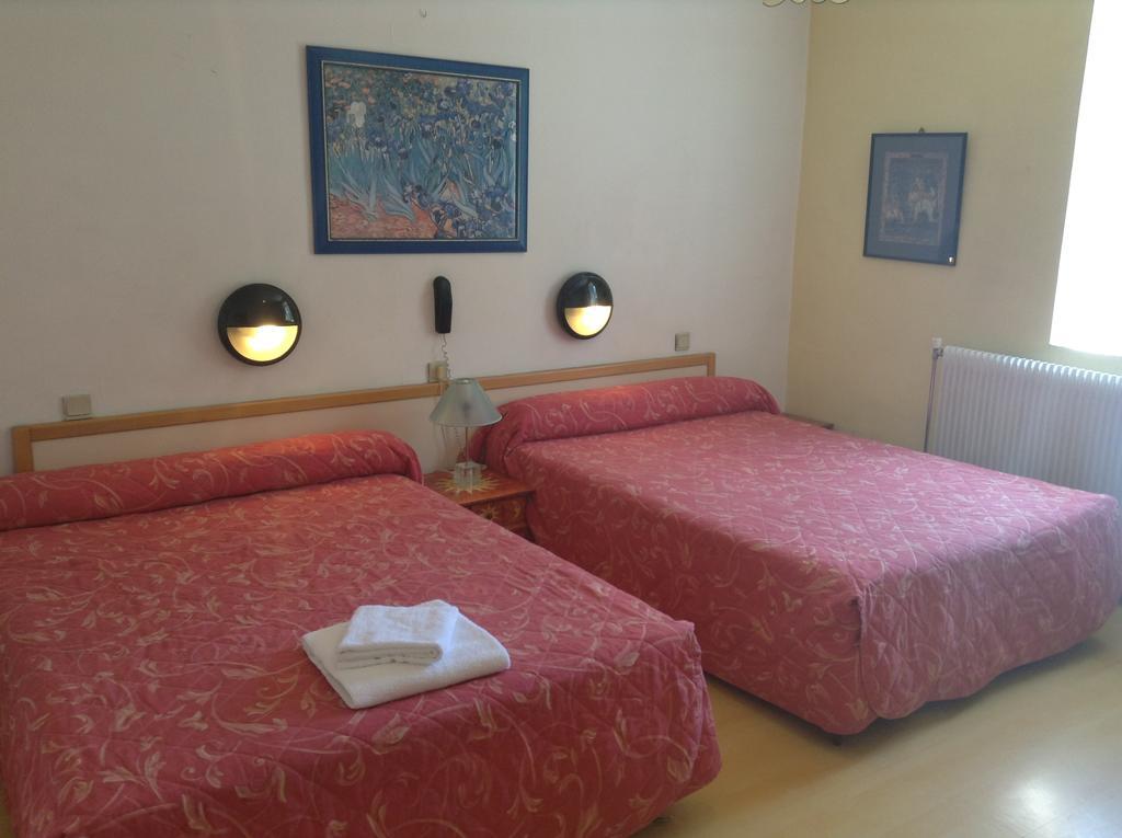 Hotel Acapulco Montpellier Kamer foto